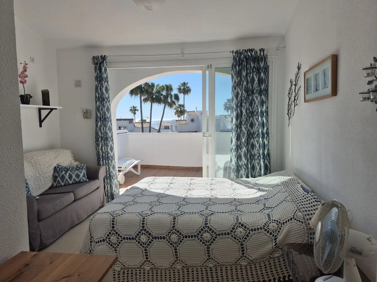 e99d0afc-ae17-467b-b718-9fe1746ce4e4