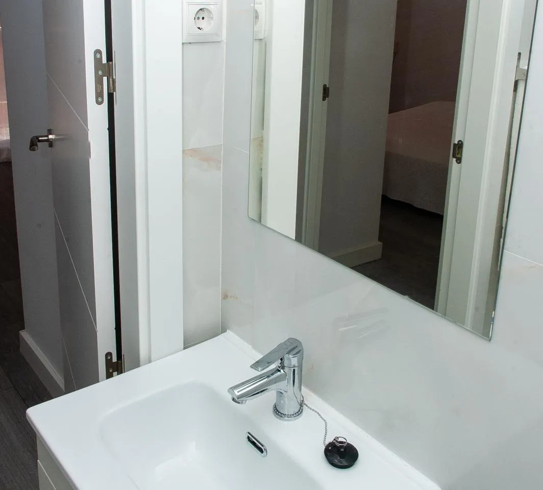 3edced01-d912-4da9-bf35-99d20cd67a9e