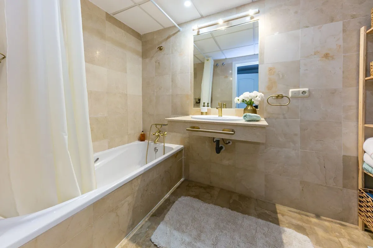 2de8b985-7421-42ec-862d-78226206afd8