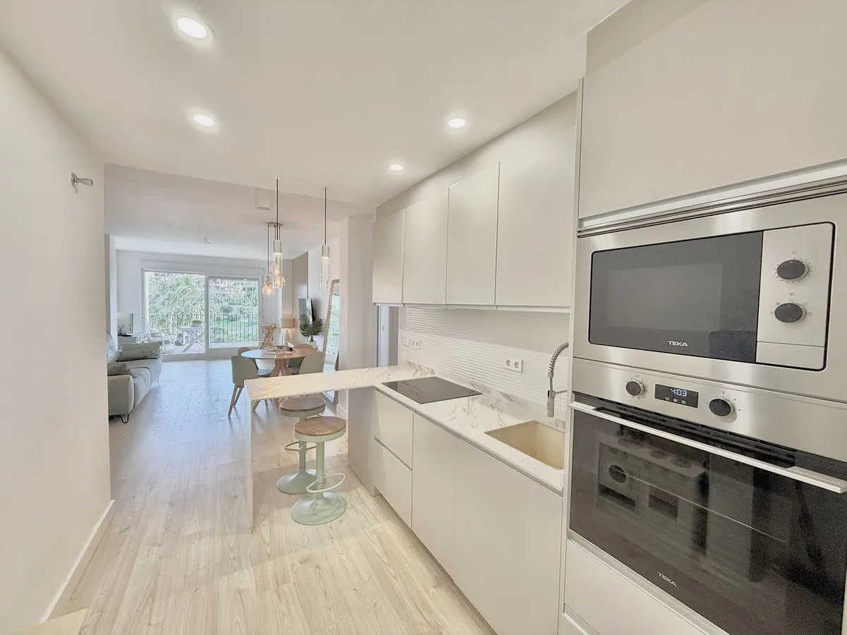 da06610c-b298-4e40-852e-0d35c3b41156