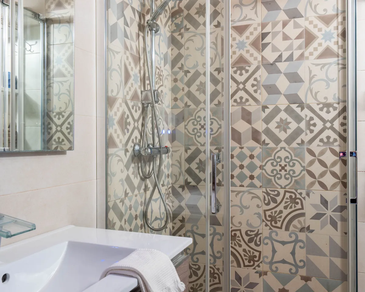 26d33c63-2617-4077-b61b-3734cfdf6bcc