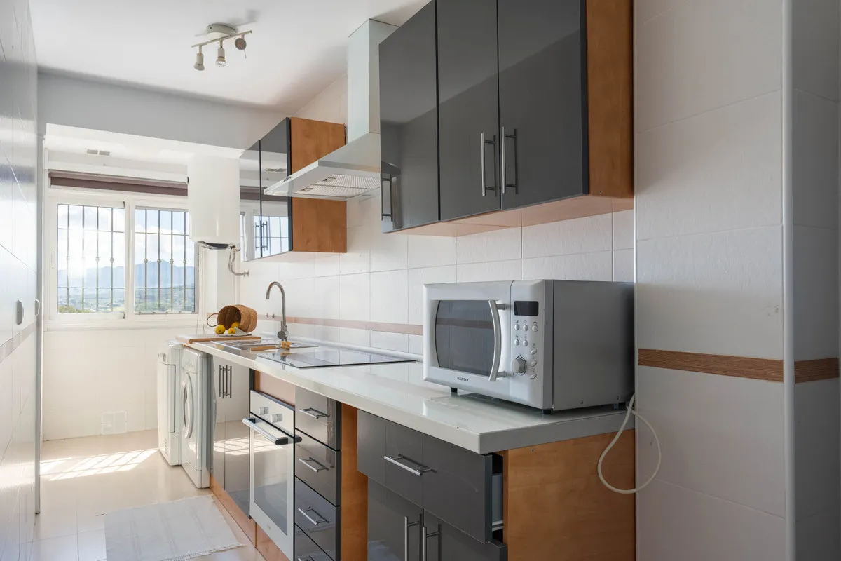 2b456db1-434d-438a-87f6-15912a6f39c4