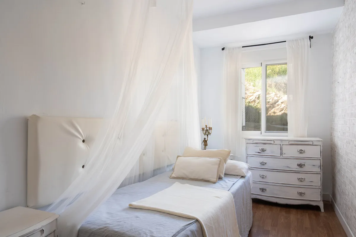 8b449a0f-357d-4203-8d93-eabb79849f27