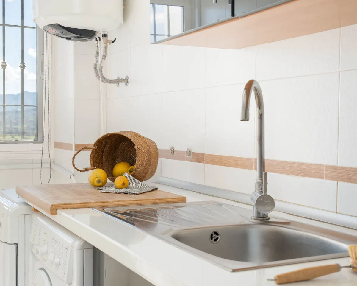 8bac974a-8353-43b6-aa1b-e530546f7496