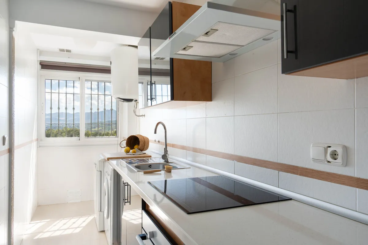 d2758843-25f1-4c51-bdc1-3f1229a5f4c7