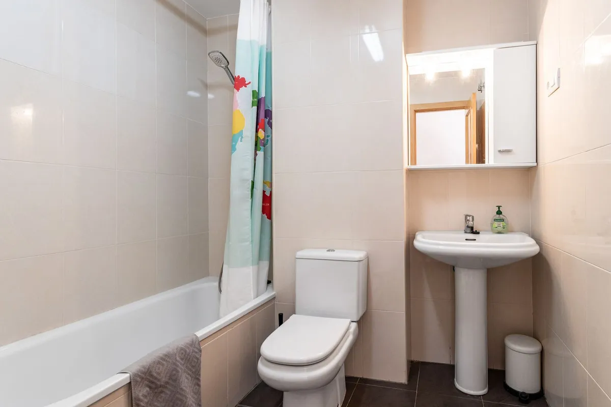 3b825a18-7734-4b46-8c27-033c2e32d929