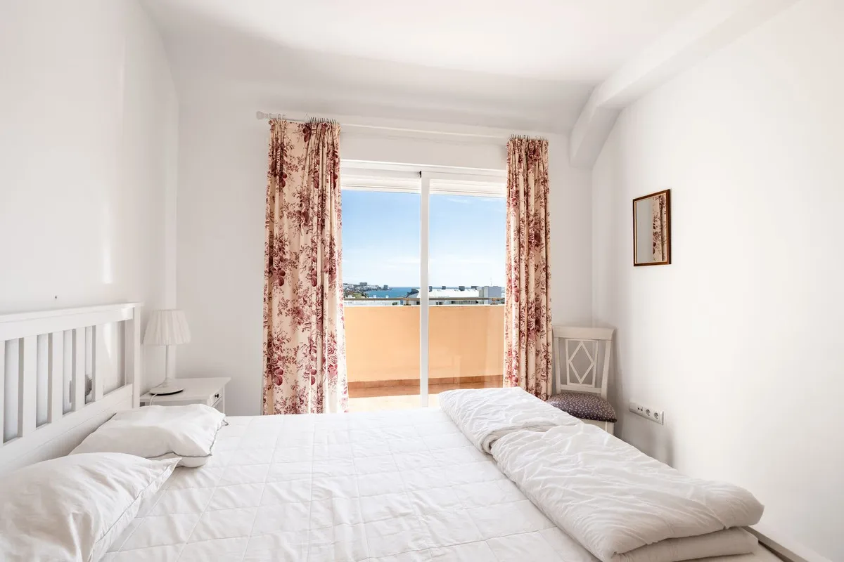 aac9956f-623b-48dc-886c-bc9ae3e84778