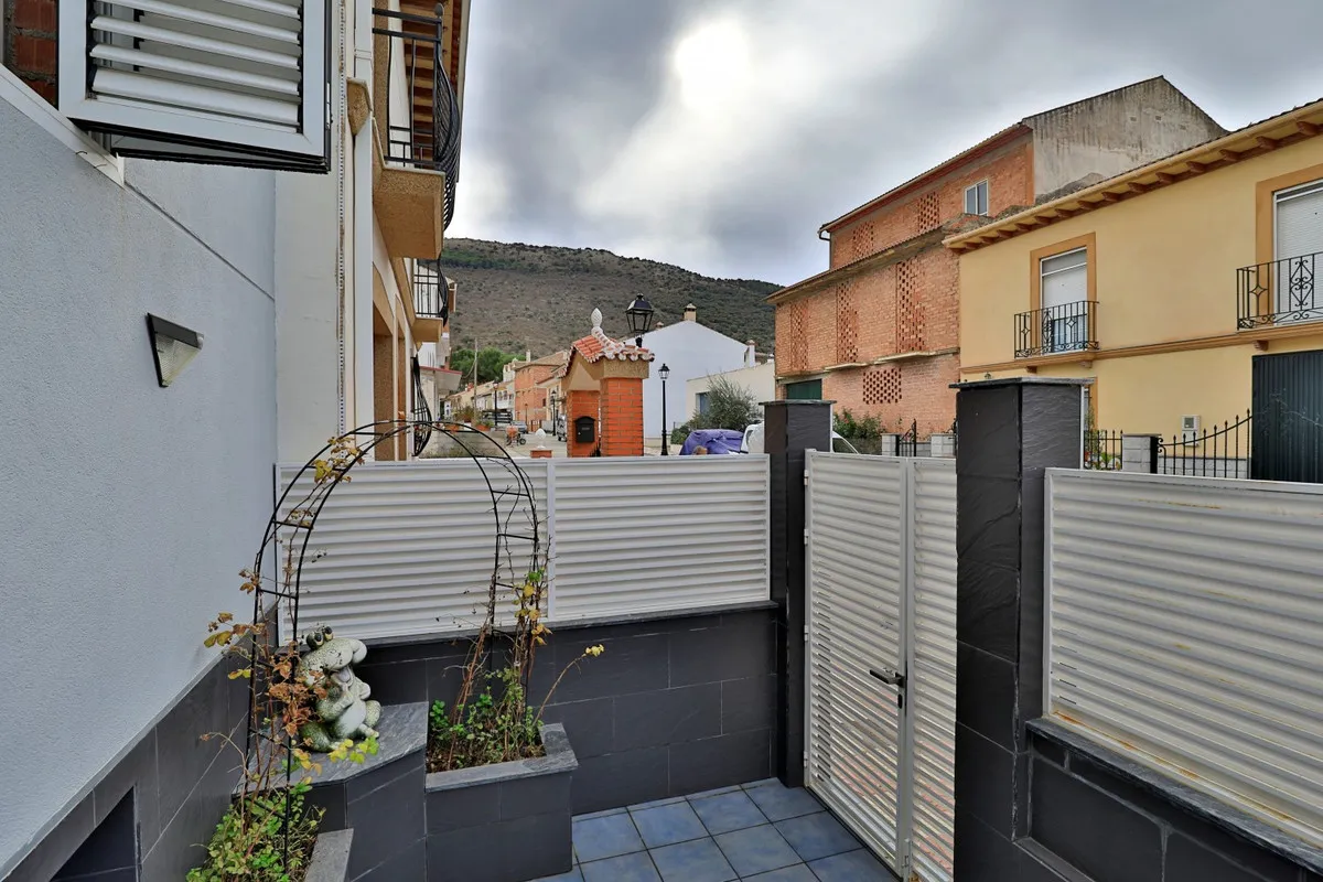 65f8267e-690d-4642-8077-a5682de69e40