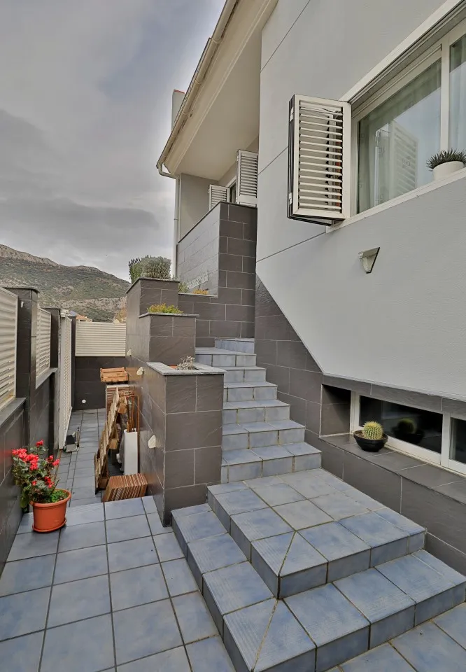 cf2e7a69-2f08-4ba0-a499-fad582642ed2