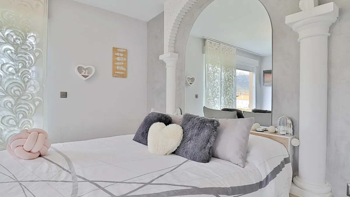 e3ab92df-2e76-4d68-b81c-9c7057b83f4b