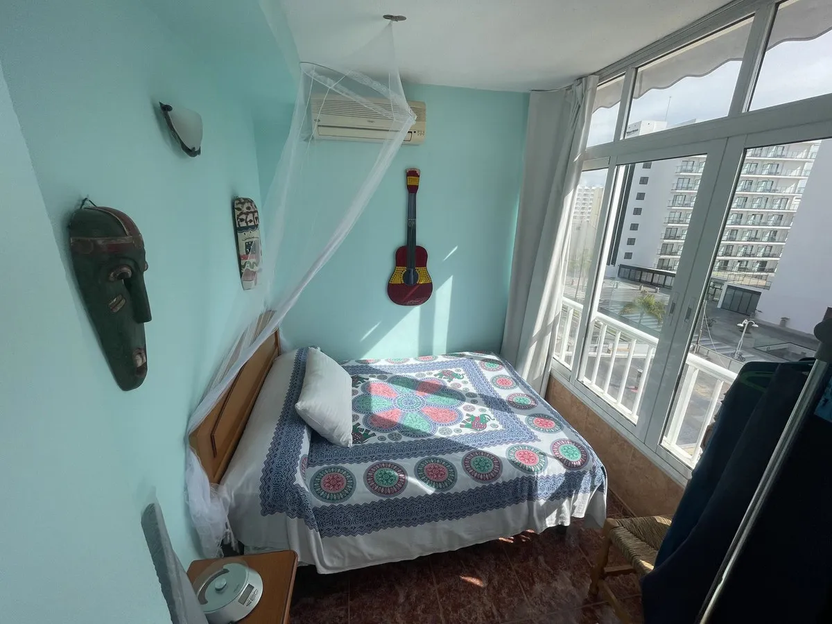 be7b47bb-1b9a-416f-a206-169b042237ab