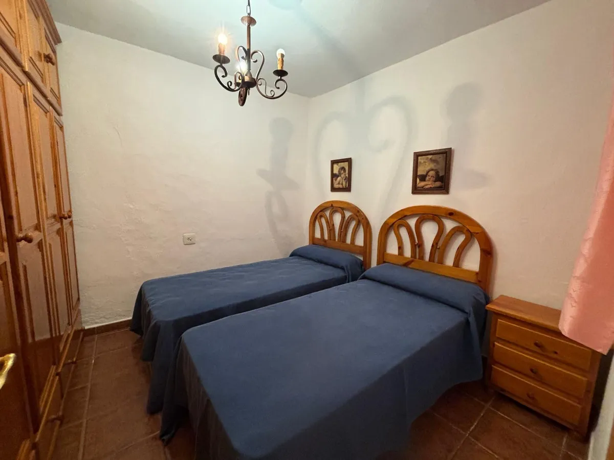 aed2d1da-5430-4c4b-aee1-1983deeba6ac