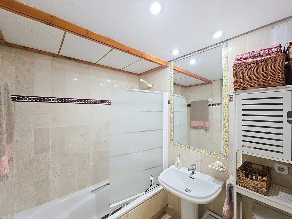 d2c32e34-b5a9-40af-a3d2-0722c9866888