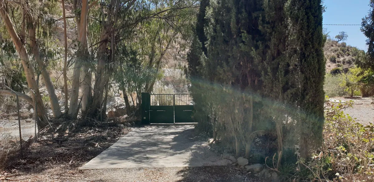 af933645-9d40-4103-a365-8d6c56d17d39