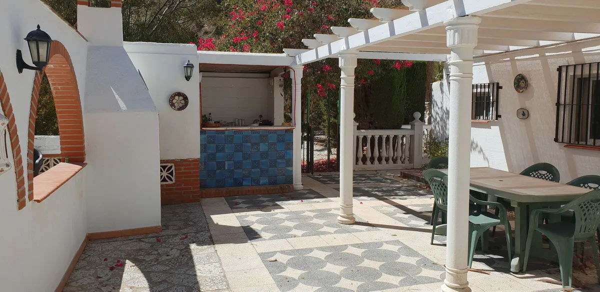 ff189120-0f80-4dc3-a276-fefc29f3e4ab