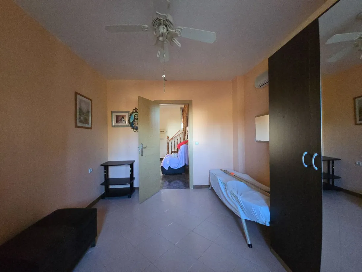 16c4b819-e2a9-44ab-9f56-f7a328c7316d