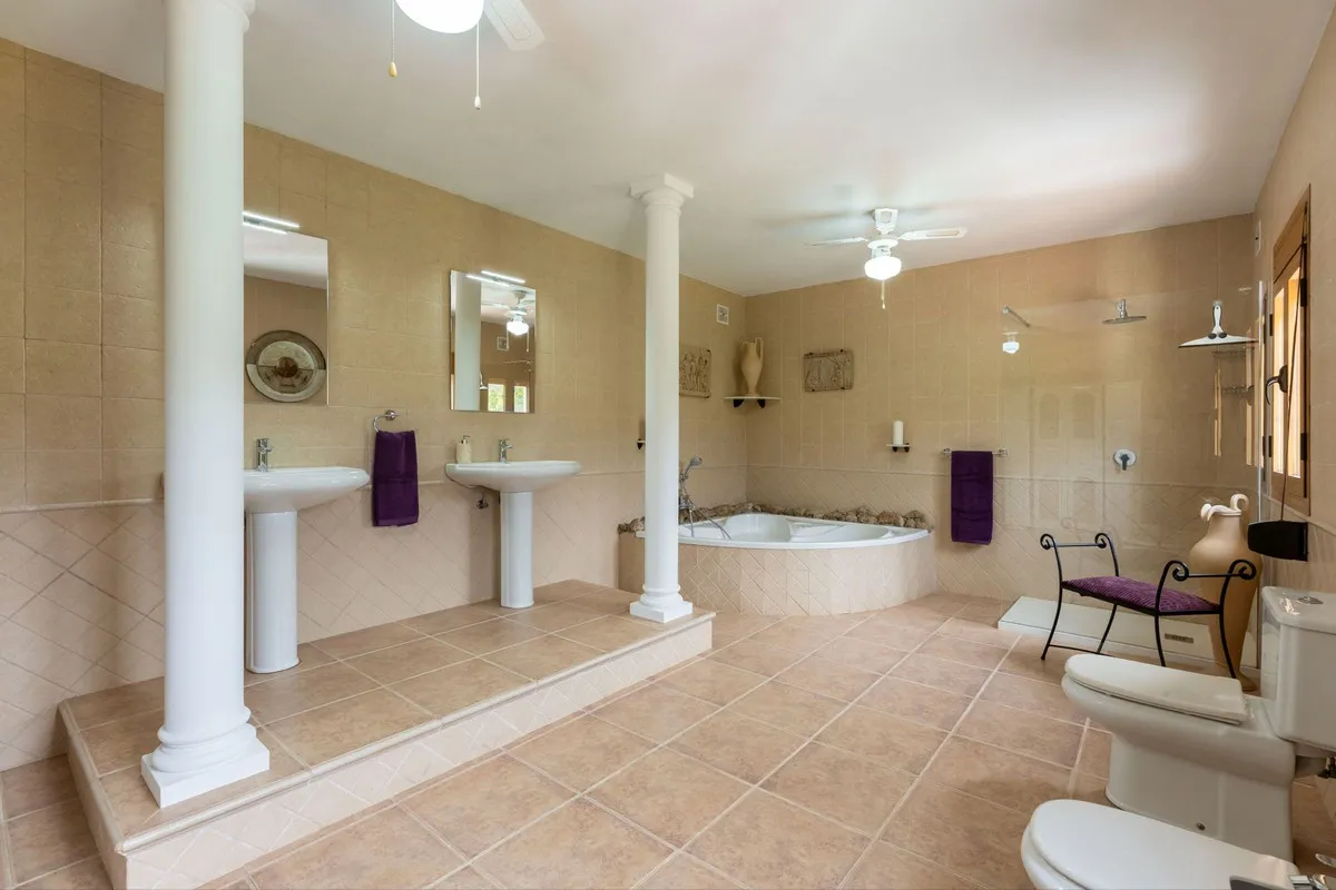 0ba93409-32f6-40d2-ae40-5ed7a5718f1d