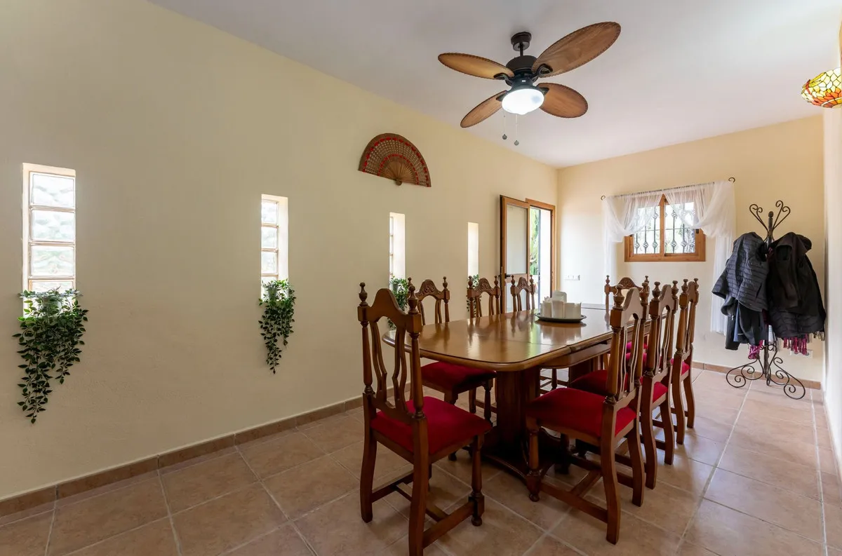 1e609b71-038b-4292-ad8a-f8a1b03bc360