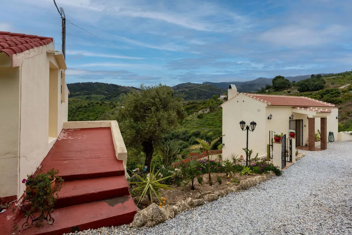 2ba224bf-79b6-4fce-9644-d3b2781344c0