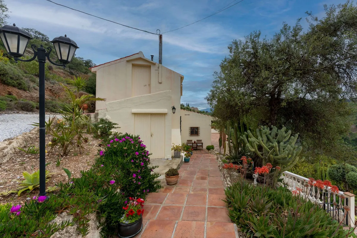 4f7a53b0-125f-47cb-865d-ddce0e365ab3