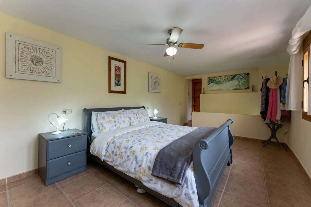 7aa00edd-15b8-446d-9879-a1247e47bb33