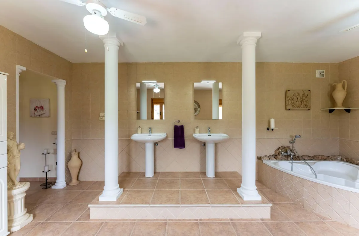 7e869235-6110-438c-bdcf-d3726973d697