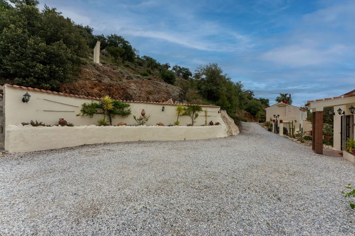 950a5cf4-3a3c-4913-ae2d-5062105a81ef