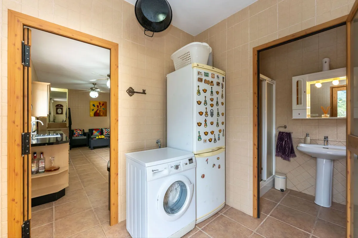 9febb3c5-8493-4b11-8070-967b647f97d4