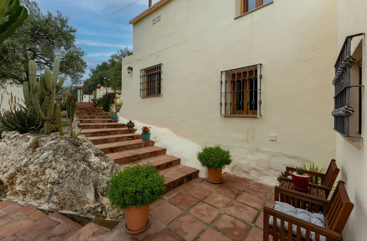 afdf3d75-0a41-4040-8122-601442950ec9