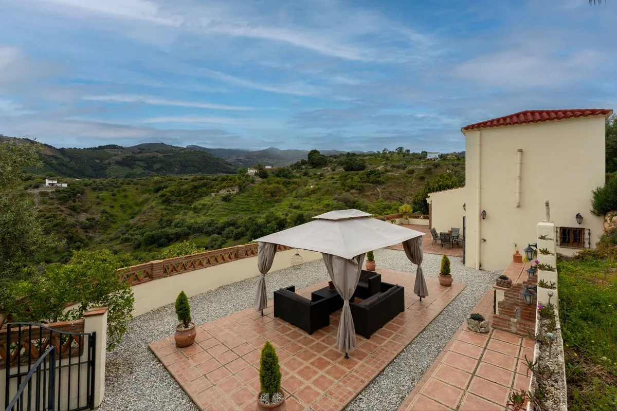 cac8f01b-c93b-46f9-aae1-0bb1688ab405