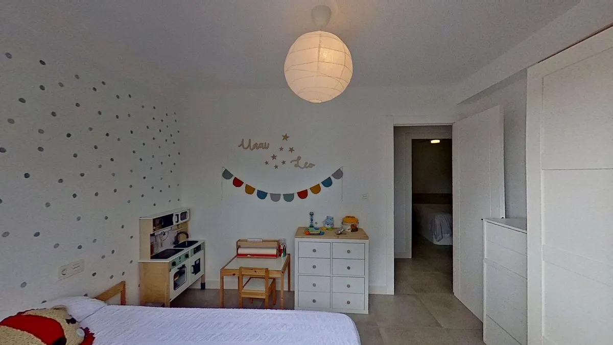 0903265f-cbd0-407d-9420-e56eb9510a93