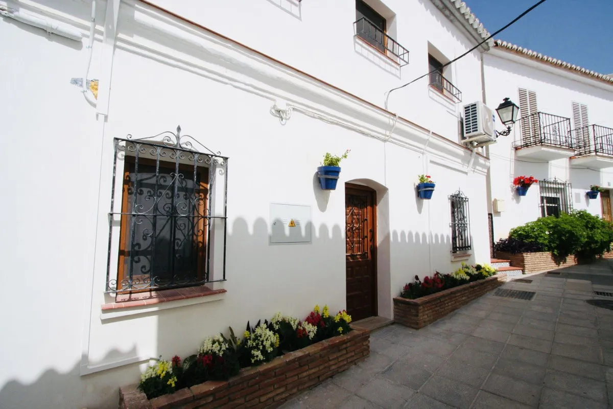 a2ffa6f0-a165-434e-9e77-a2990333db67