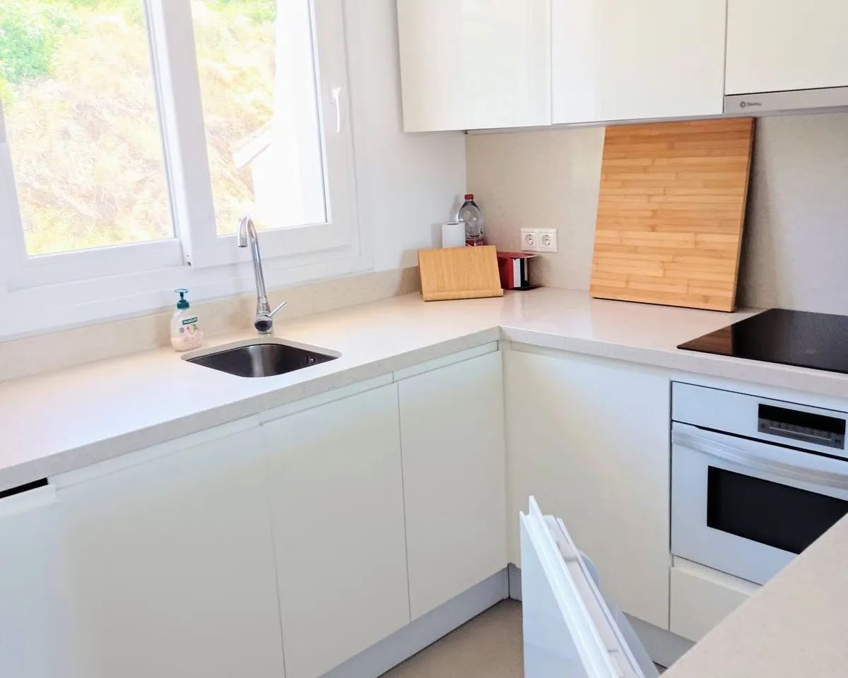 1b64abb3-0a35-4b33-a8c6-d02537011052