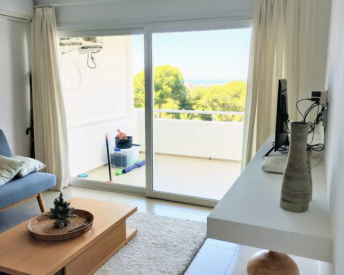 aa858a54-4a6f-42a0-b5eb-d4987dc8d5e4