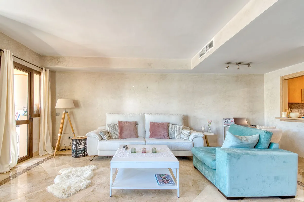 b33181e7-43cd-4dbf-82a8-9018b375e400