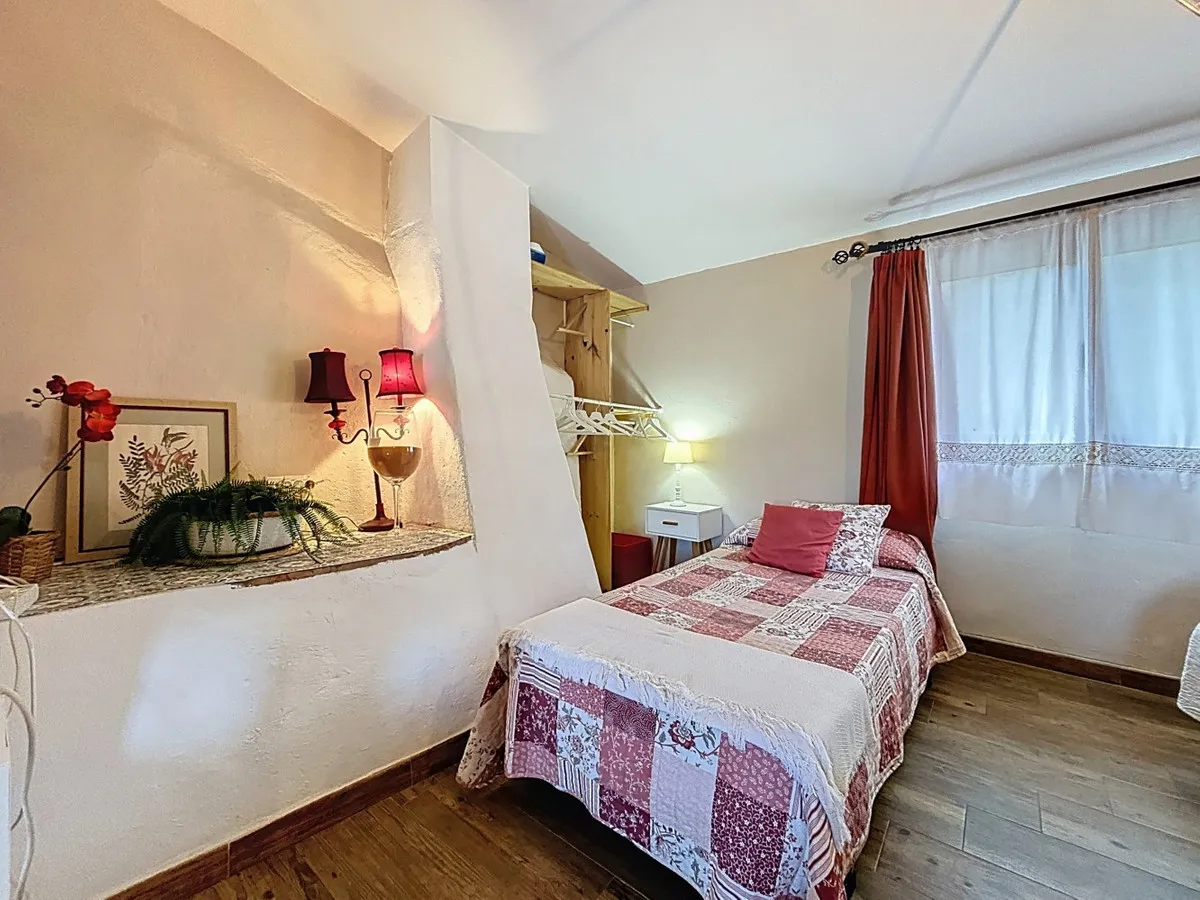 f6289b6c-3ee9-48e8-94b4-3c65e981fb9a