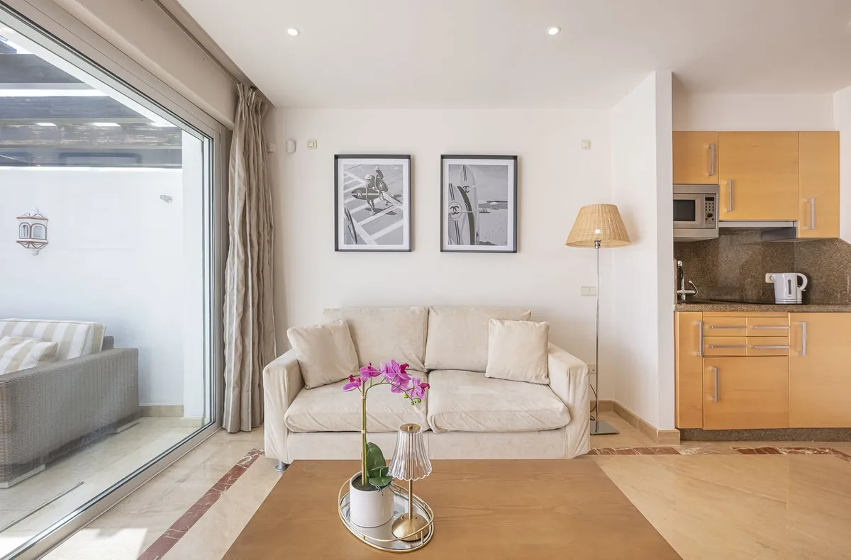 6daaf98f-58bb-420a-8f61-4b1c0841132c