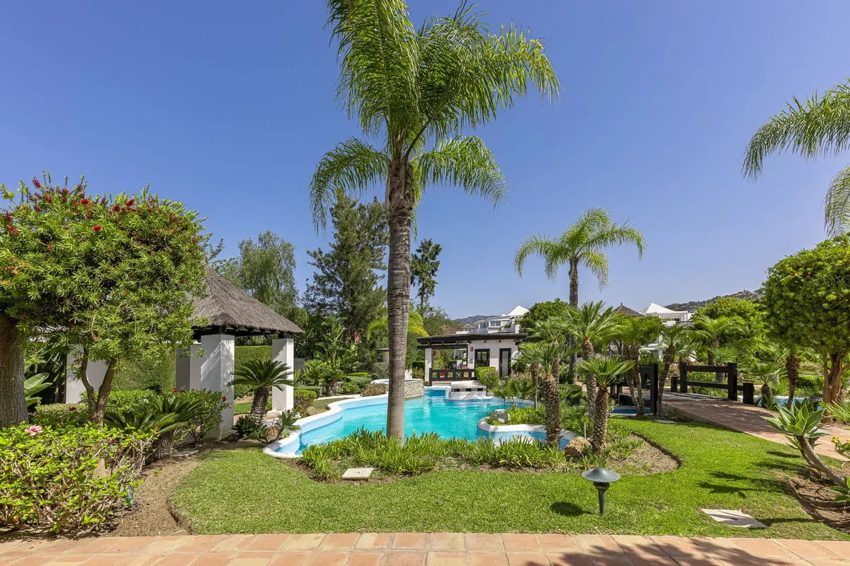 956d5dfe-ad46-44e3-b8fd-6965619e53cd