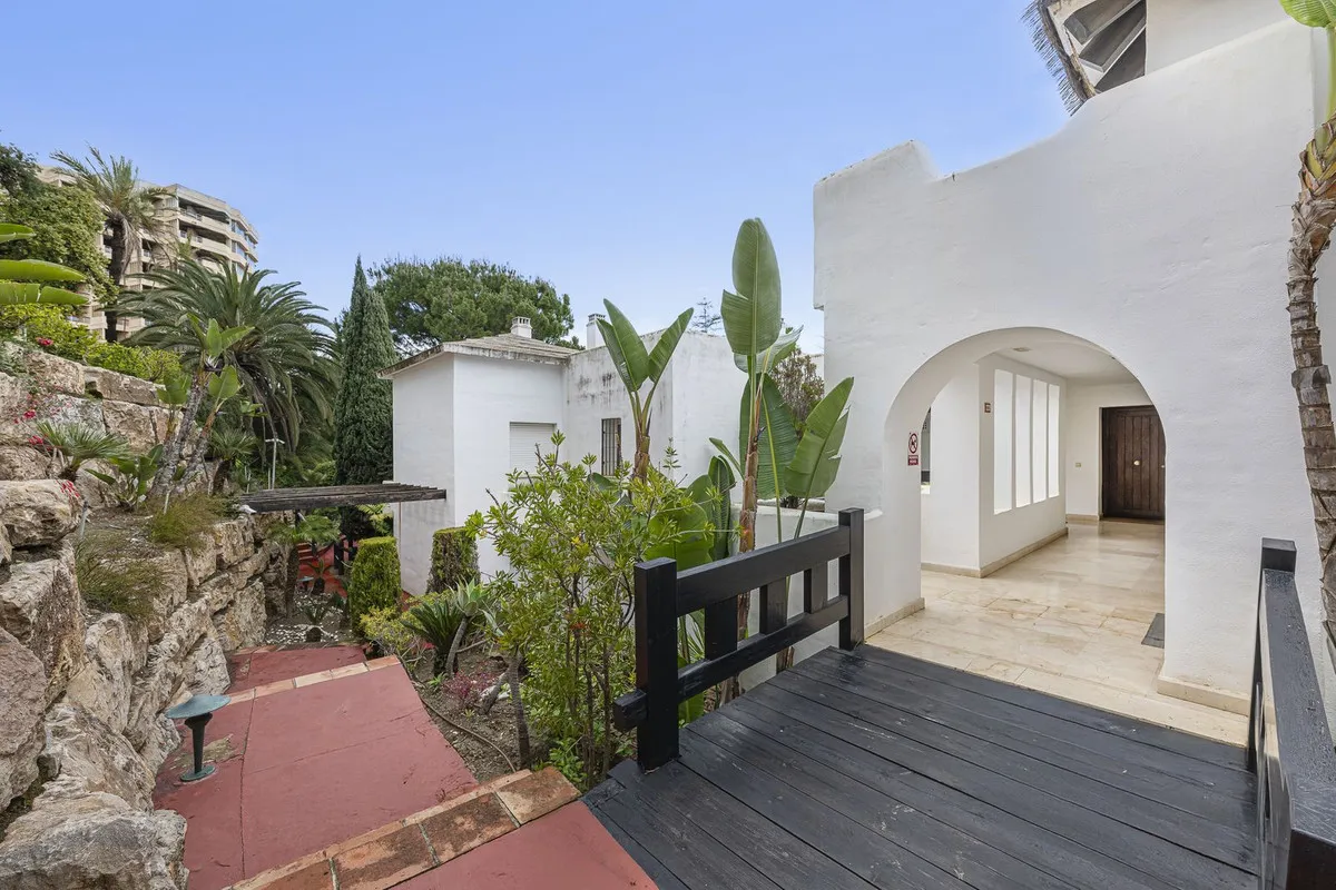 97de9b92-70f9-4eff-9258-4aea672ccfb9