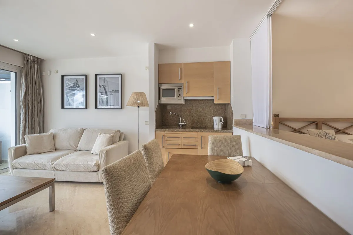 e1022551-8757-4fc4-9ba5-07814faef6fd