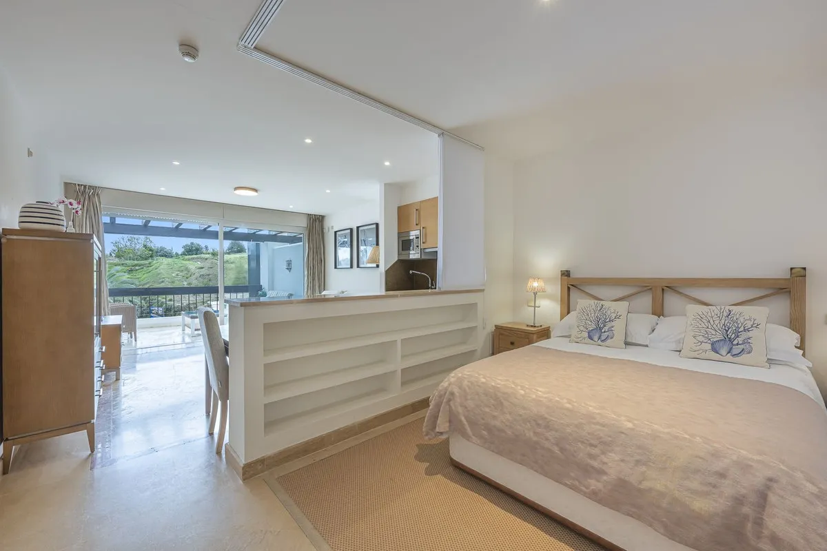 e238729d-339b-48d8-8225-8c2bb2a348da