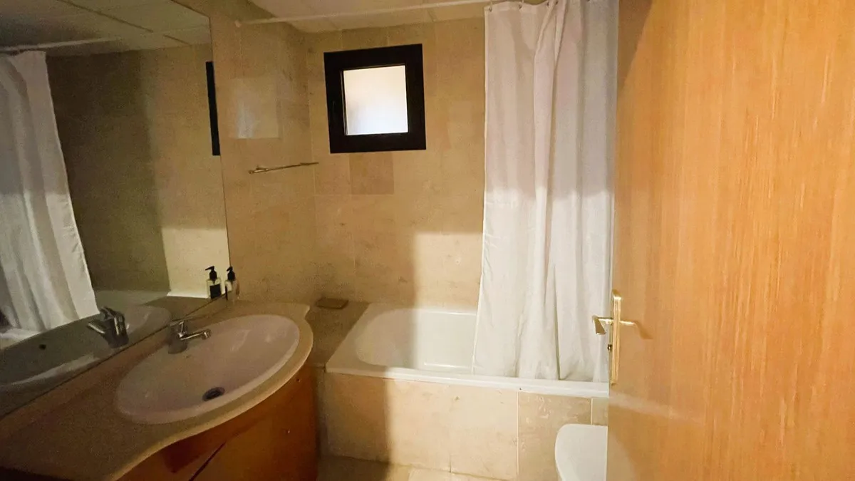 4aeb9ec4-8f49-4ba3-9412-31d6685e72d3