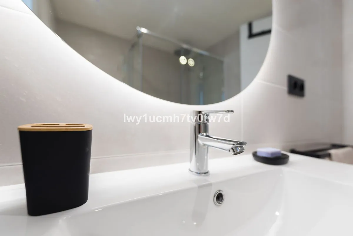 44a1a41e-d940-4d4f-a27a-88f637b48ce2