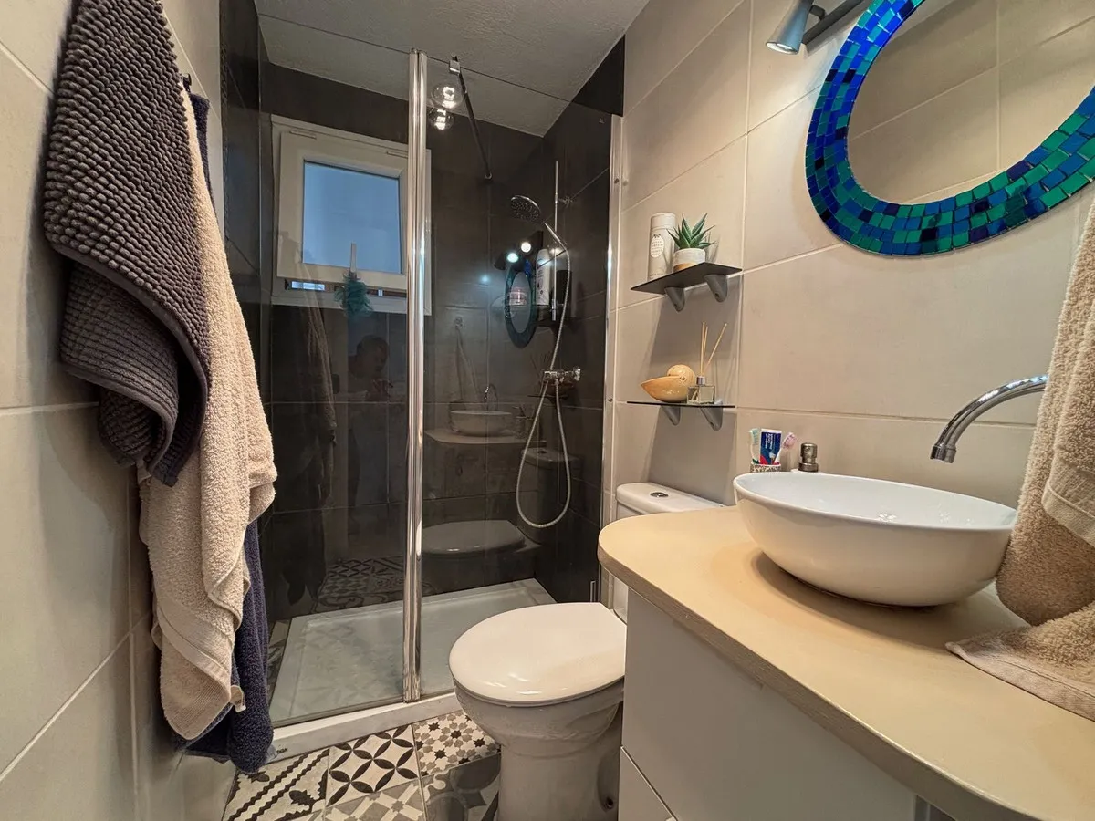 b0e858be-4d99-47fa-bc61-d774a638e0c8