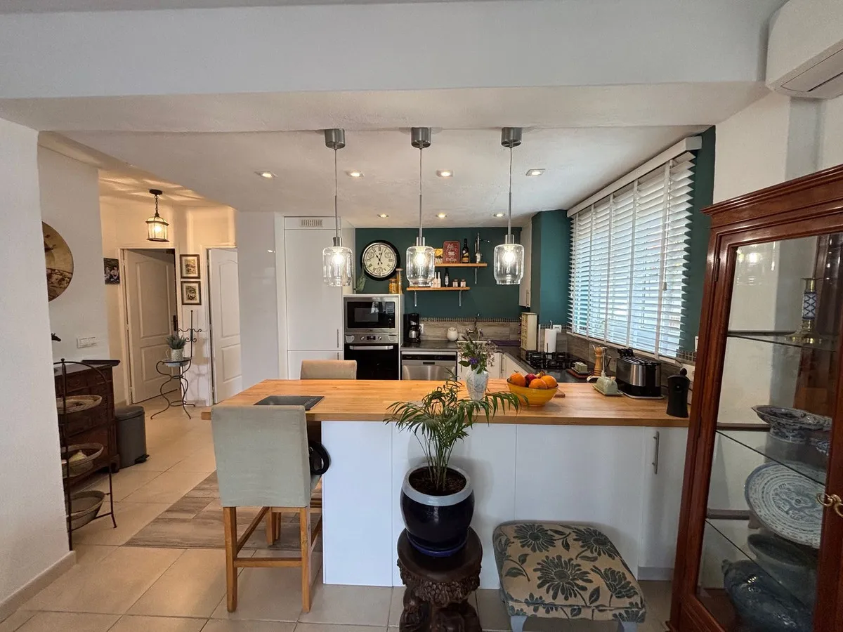 f07e9ce9-3ec3-4782-82f9-1c12ba69d4ef