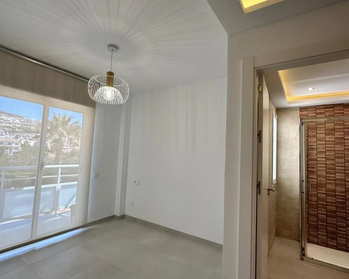 444f455b-06e4-48d8-8f56-96d1ef527f2c