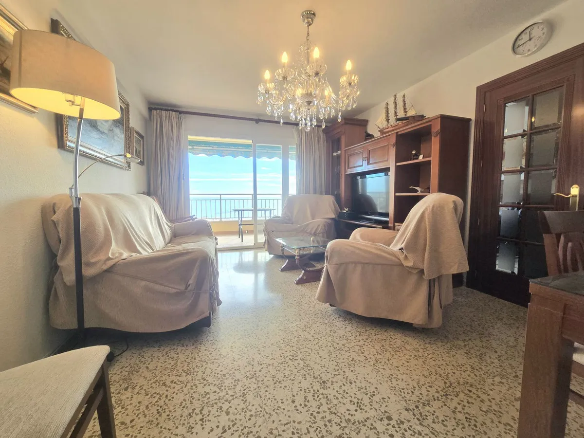 4d86be9a-8062-4eee-8ba4-a04d1463e494