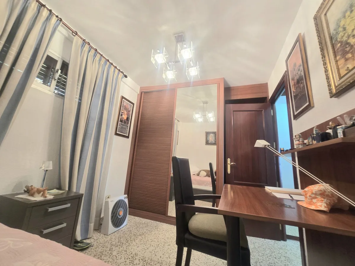 7da6c933-6db7-4979-adfa-8d845dabc723