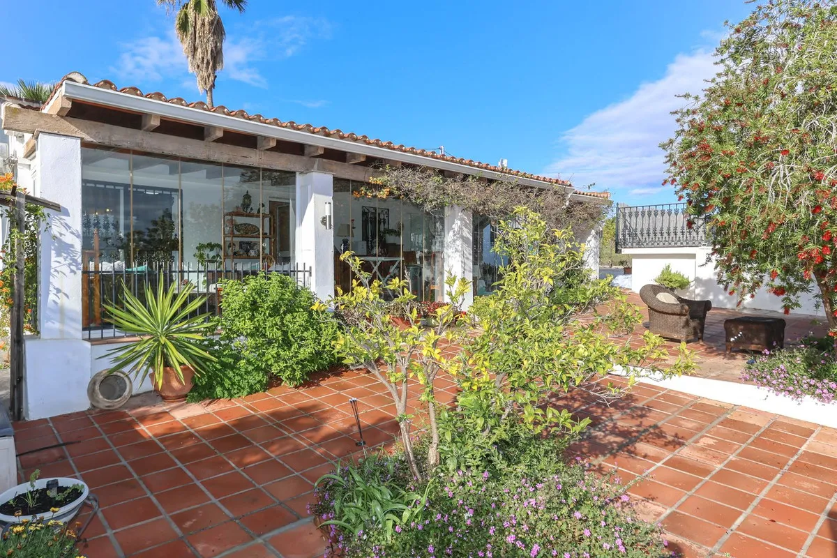 1ecfb465-b3f3-402d-b5e9-d5c163a392ae