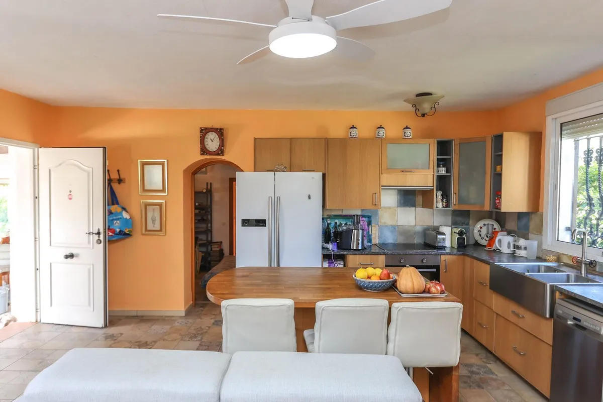 1efb1257-2bd3-41cb-a422-2834fac77e5b